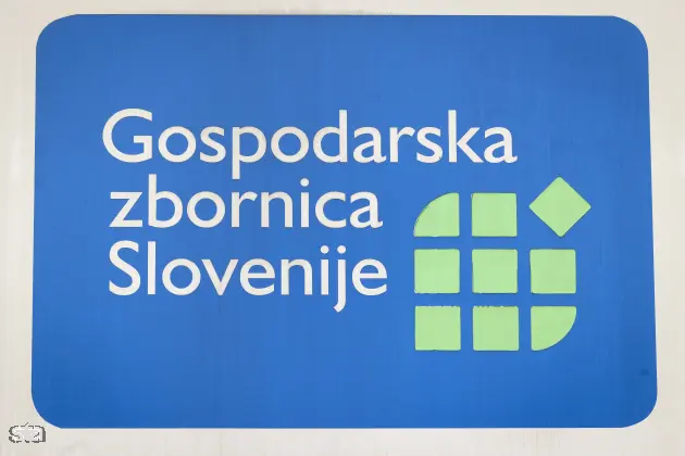 Ljubljana. Logotip Gospodarske zbornice Slovenije. Foto: Bor Slana/STA Arhiv STA
